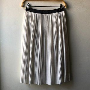 Uniqlo White A-line Elastic Waist Pleated Skirt Fits Sizes XS S M